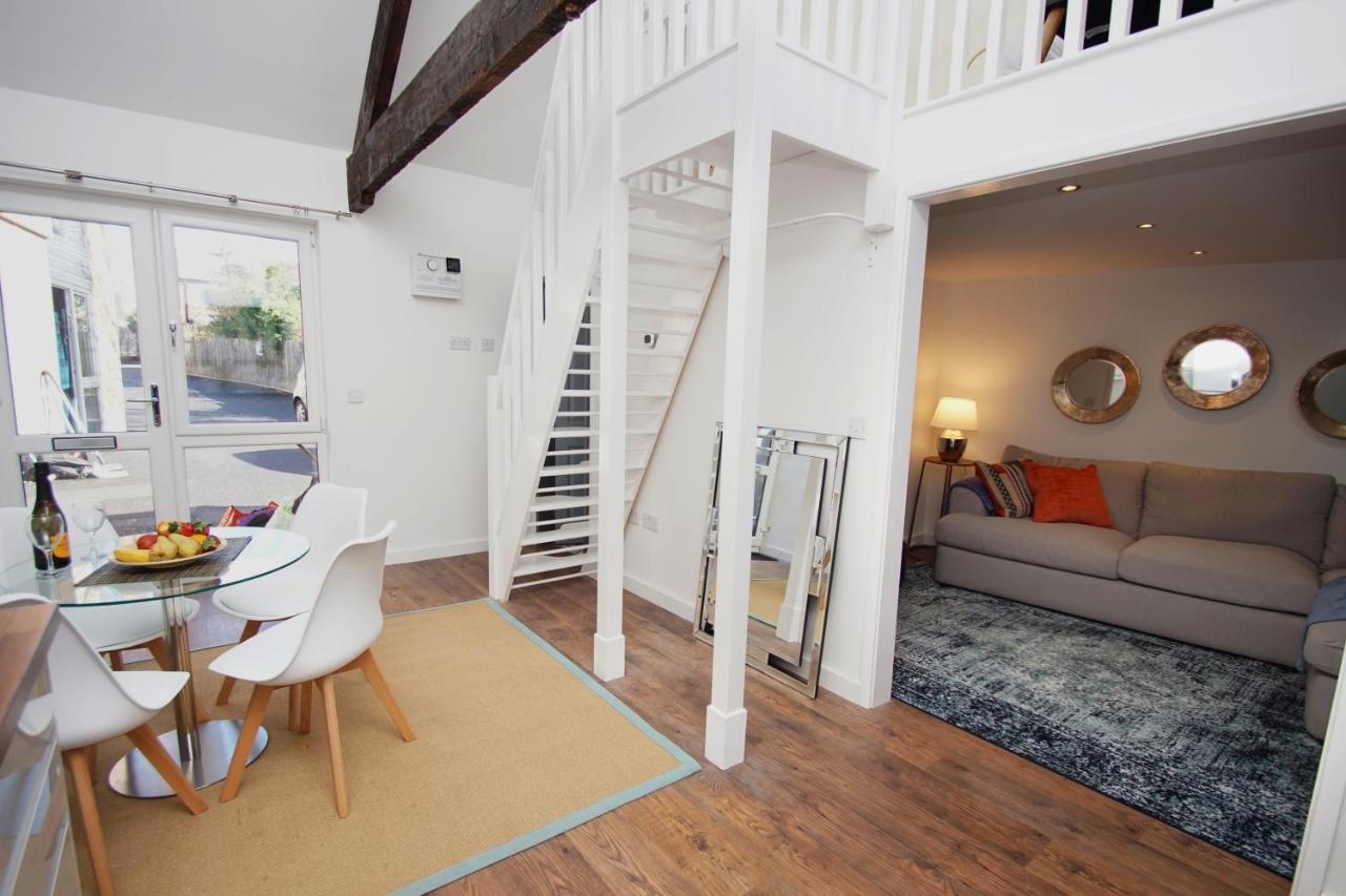 Apartment Loft Style For 4, 1 Broadhurst Court, Close To Town, Station & Hospital Stockport